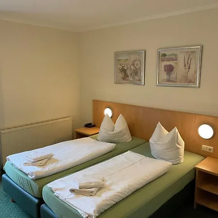 Hotell Gaestehaus Scharfe Kurve Lutzow