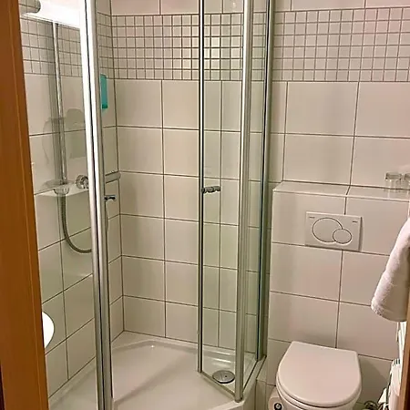 Gaestehaus Scharfe Kurve Hotell Lutzow